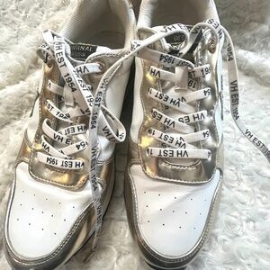 Vintage Havana’s Women's White and Gold Sneakers Sz 9.5